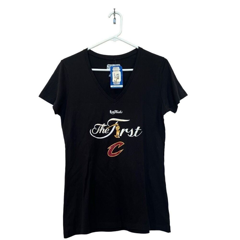 Lot of 2 Cleveland Cavaliers T-Shirts Sz S & M NWT